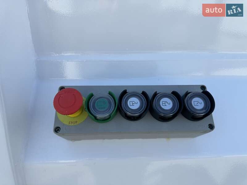 Мусоровоз MAN TGM 2025 в Черновцах