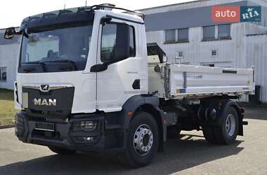 Самосвал MAN TGM 2025 в Черновцах