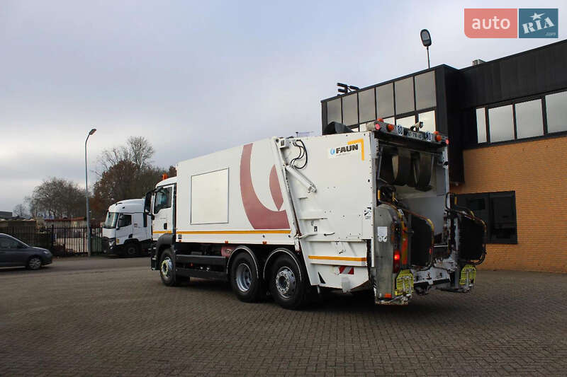 Мусоровоз MAN TGS 2011 в Луцке