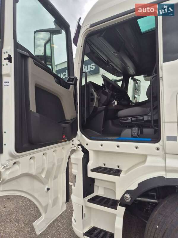 Контейнеровоз MAN TGX 2025 в Чернівцях