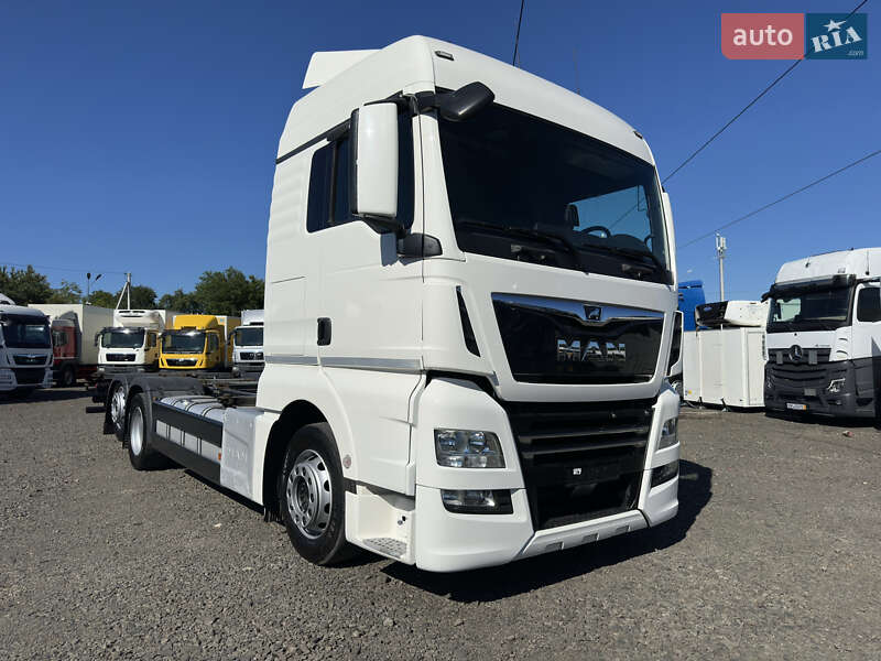 Контейнеровоз MAN TGX 2020 в 