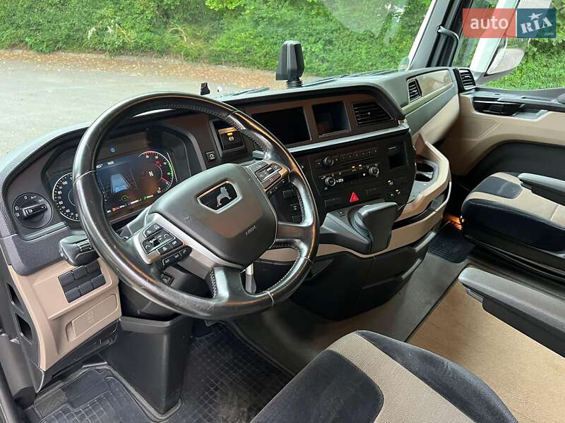 Контейнеровоз MAN TGX 2021 в Чернівцях