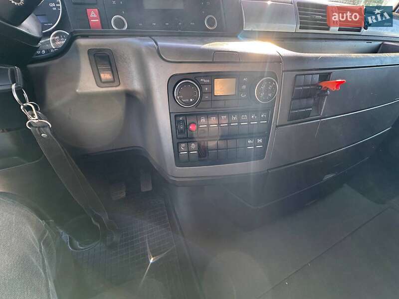 Контейнеровоз MAN TGX 2009 в Києві