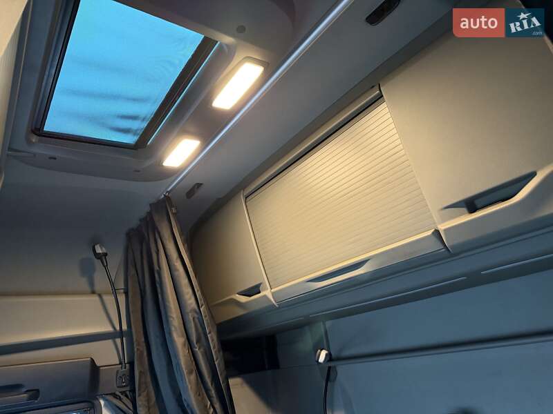 Контейнеровоз MAN TGX 2021 в Залещиках