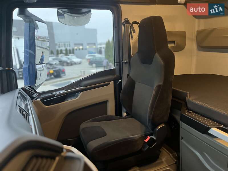 Контейнеровоз MAN TGX 2022 в Чернівцях