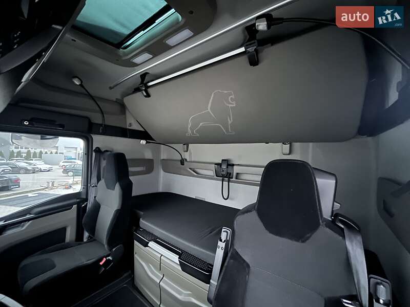 Контейнеровоз MAN TGX 2022 в Чернівцях