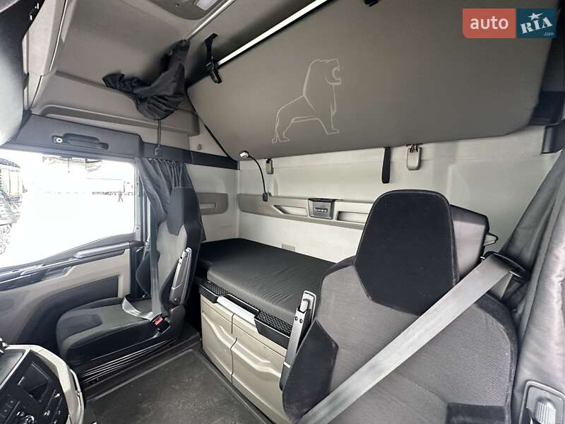 Контейнеровоз MAN TGX 2021 в Черновцах