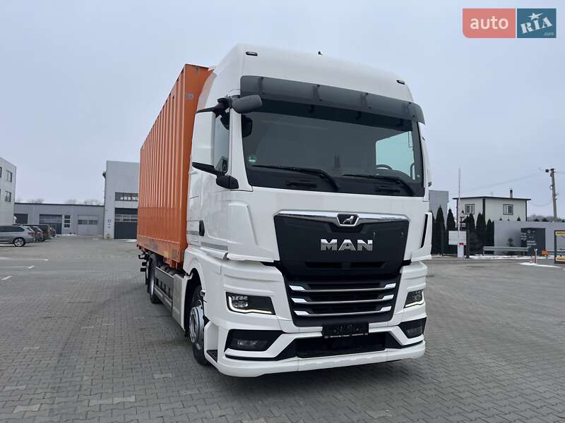 Контейнеровоз MAN TGX 2021 в Черновцах