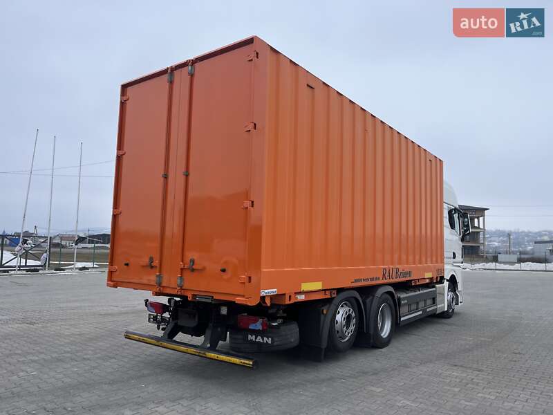 Контейнеровоз MAN TGX 2021 в Черновцах