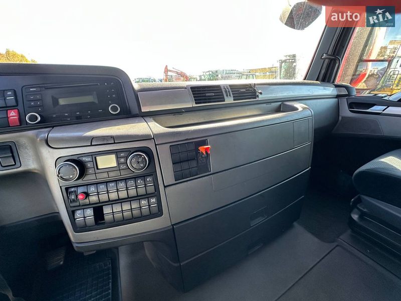 Контейнеровоз MAN TGX 2009 в Киеве