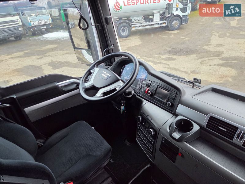 Контейнеровоз MAN TGX 2015 в Черновцах