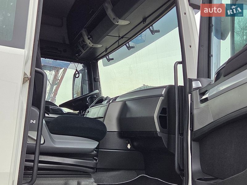 Контейнеровоз MAN TGX 2015 в Черновцах