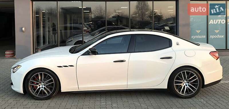 Седан Maserati Ghibli 2014 в Львові