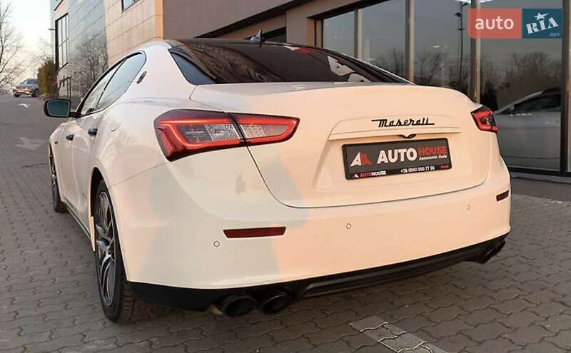 Седан Maserati Ghibli 2014 в Львові