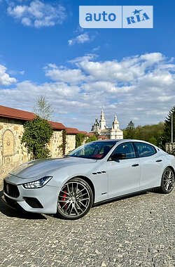 Седан Maserati Ghibli 2016 в 
