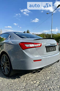 Седан Maserati Ghibli 2016 в 