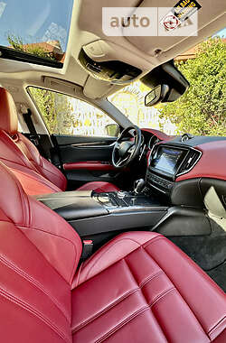 Седан Maserati Ghibli 2016 в 