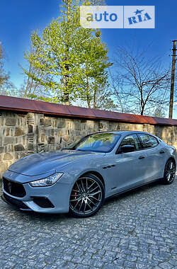 Седан Maserati Ghibli 2016 в 