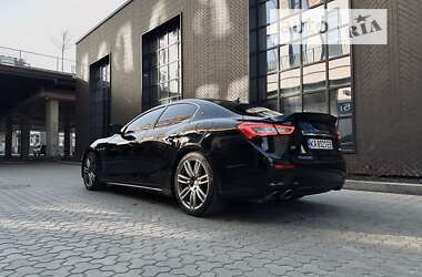 Седан Maserati Ghibli 2014 в Киеве