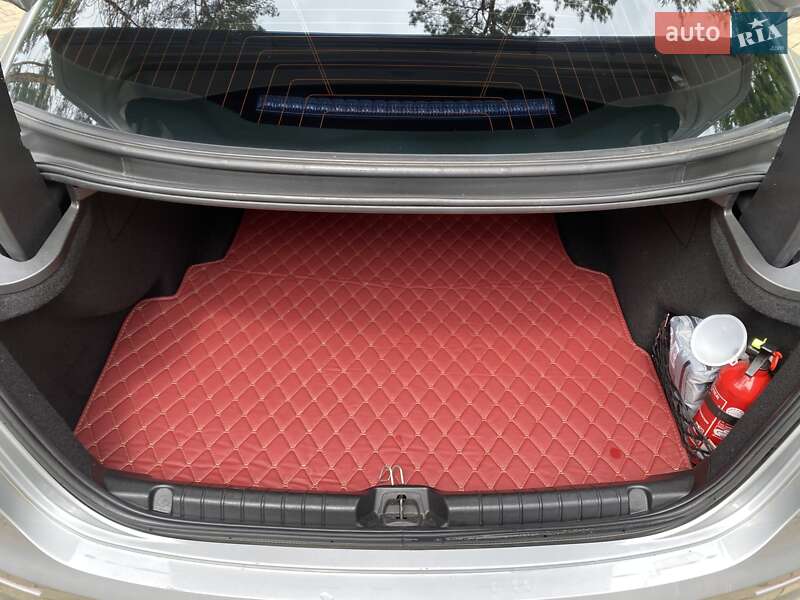 Седан Maserati Ghibli 2013 в Киеве