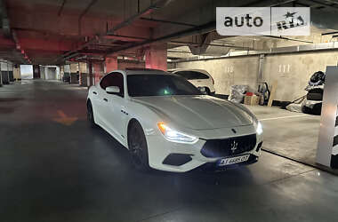 Седан Maserati Ghibli 2017 в 