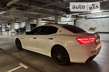 Седан Maserati Ghibli 2017 в 