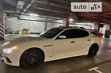Седан Maserati Ghibli 2017 в 