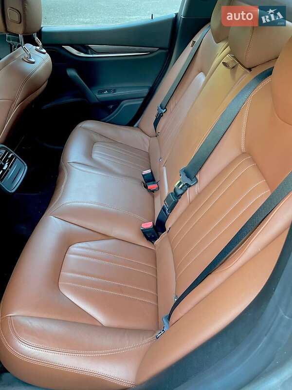 Седан Maserati Ghibli 2015 в Киеве фото 10 Седан Maserati Ghibli 2015 в Киеве