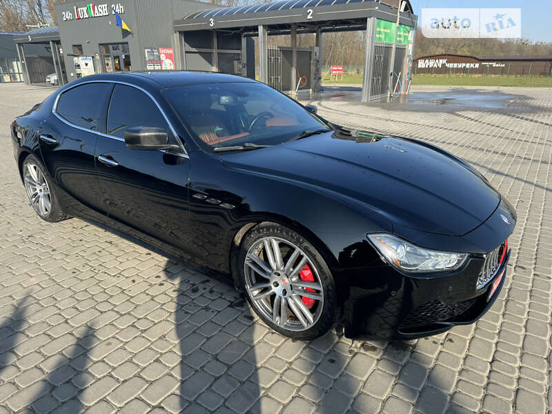 Седан Maserati Ghibli 2015 в Львове