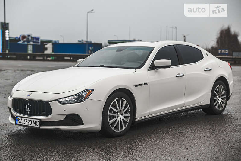 Седан Maserati Ghibli 2013 в Полтаві