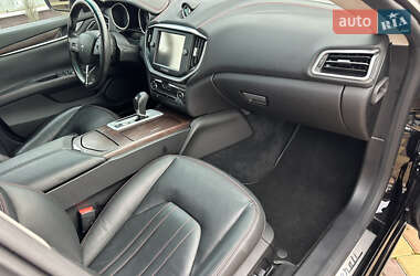 Седан Maserati Ghibli 2016 в 
