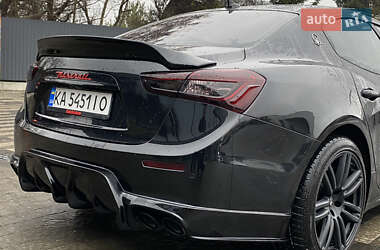 Седан Maserati Ghibli 2014 в Ужгороде