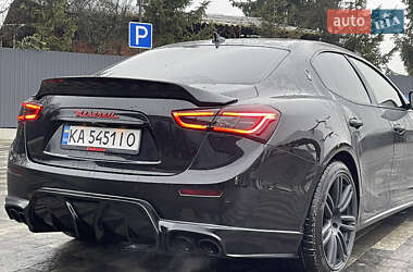 Седан Maserati Ghibli 2014 в Ужгороде