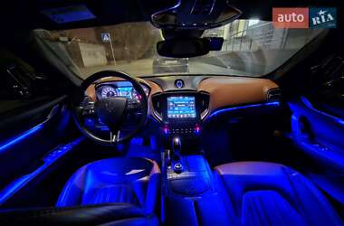Седан Maserati Ghibli 2016 в 