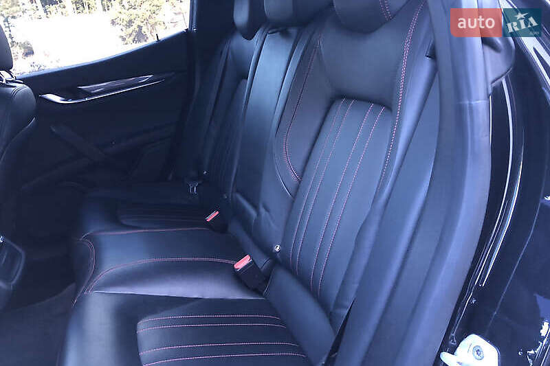 Седан Maserati Ghibli 2017 в Києві