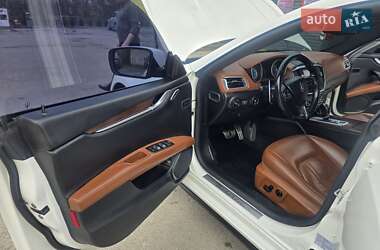Седан Maserati Ghibli 2016 в 