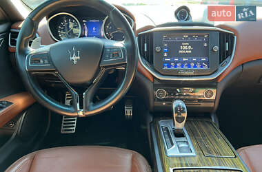 Седан Maserati Ghibli 2014 в 