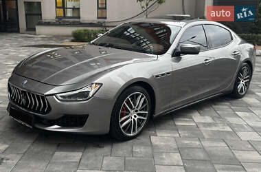 Седан Maserati Ghibli 2013 в Києві