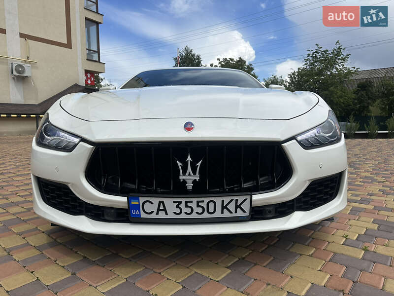 Седан Maserati Ghibli 2017 в Умані