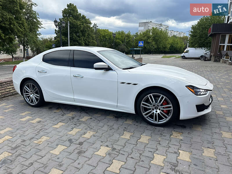 Седан Maserati Ghibli 2017 в Умані