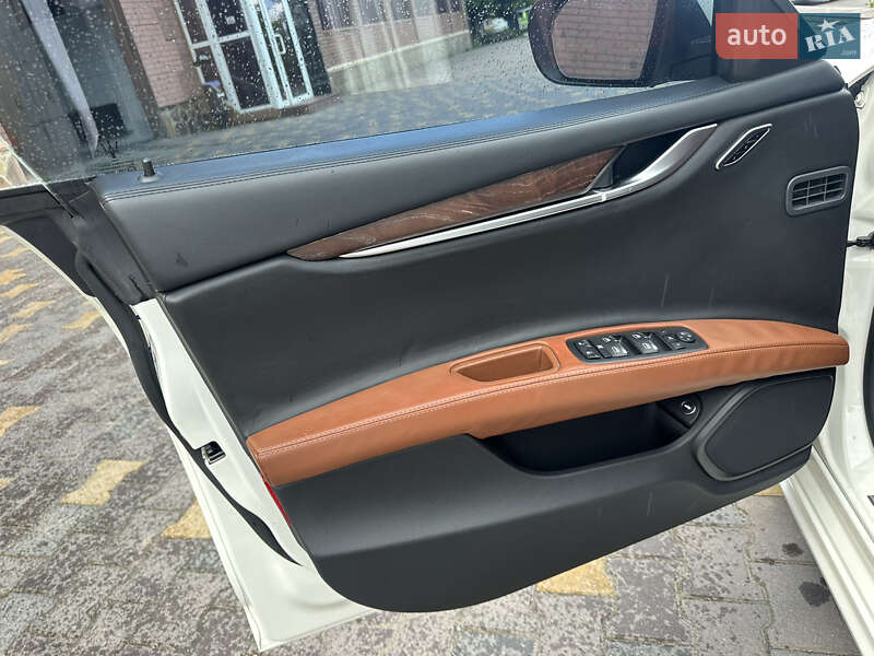 Седан Maserati Ghibli 2017 в Умані