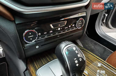 Седан Maserati Ghibli 2013 в 