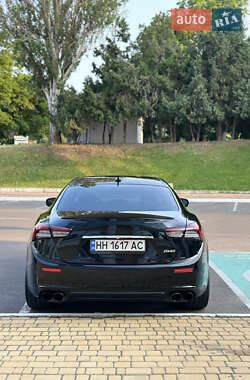 Седан Maserati Ghibli 2017 в 