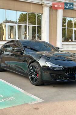 Седан Maserati Ghibli 2017 в 