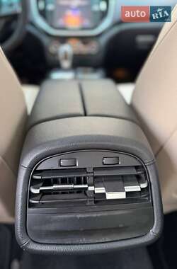 Седан Maserati Ghibli 2015 в 
