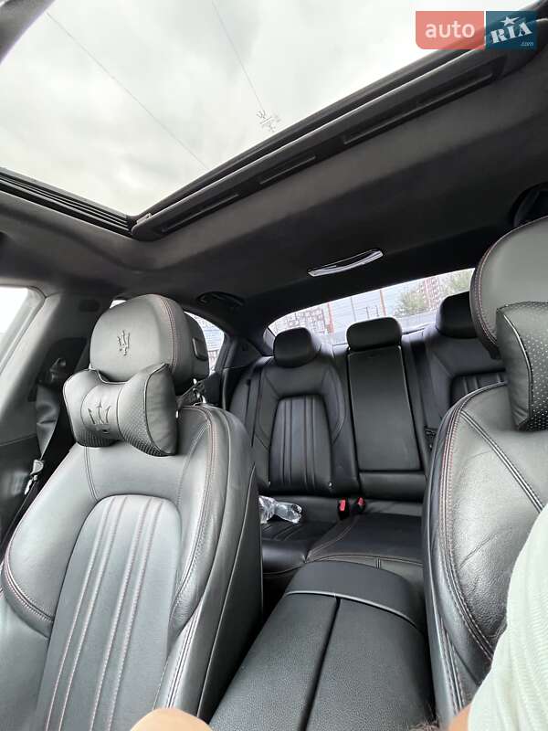 Седан Maserati Ghibli 2015 в Киеве