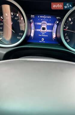 Седан Maserati Ghibli 2014 в 