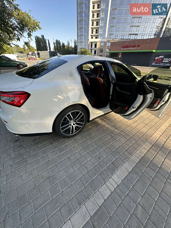 Седан Maserati Ghibli 2013 в Одессе фото 8 Седан Maserati Ghibli 2013 в Одессе