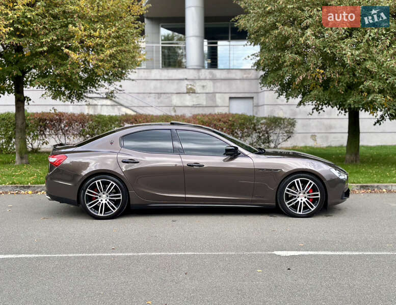 Седан Maserati Ghibli 2014 в Киеве