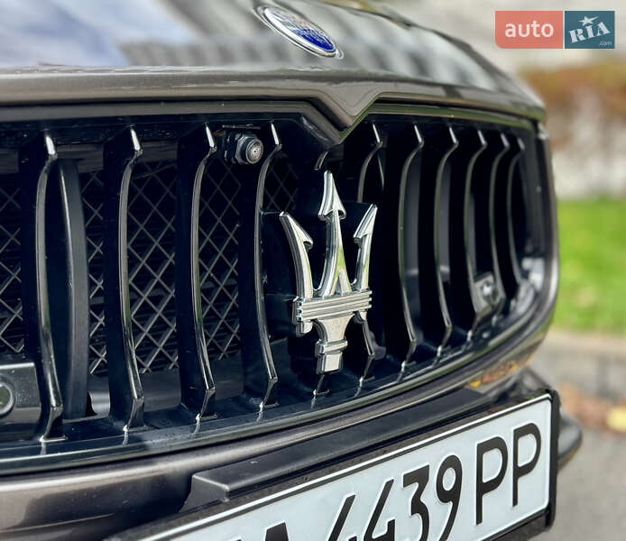 Седан Maserati Ghibli 2014 в Киеве